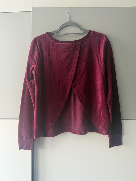 Victoria's Secret Burgundy Velour Crewneck Sweatshirt with Script Logo - Picture 7 of 8